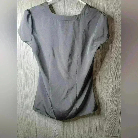 The Outfiters by Lands End gray blouse. Size 2. 100% polyester. - Picture 2 of 4